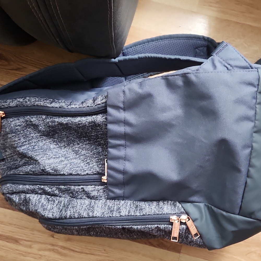 Adidas Backpack - Picture 5 of 10